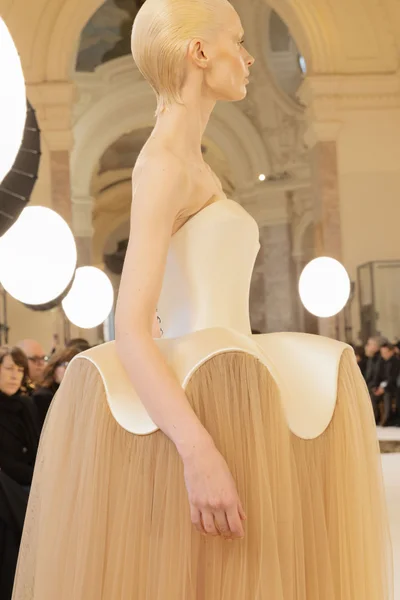 Look 9